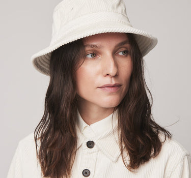#colour_off-white