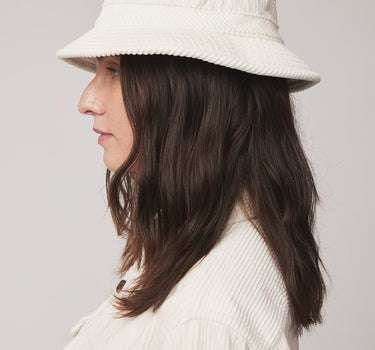 #colour_off-white