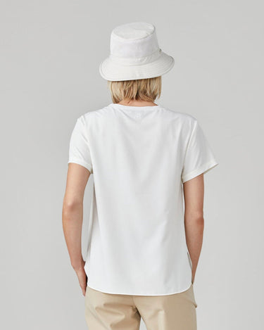 #colour_off-white