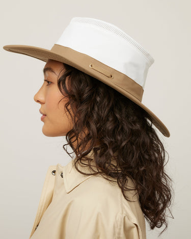 #colour_white-dark-tan