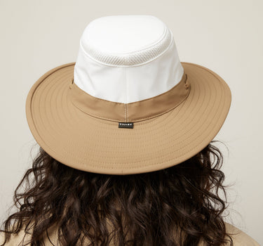 #colour_white-dark-tan