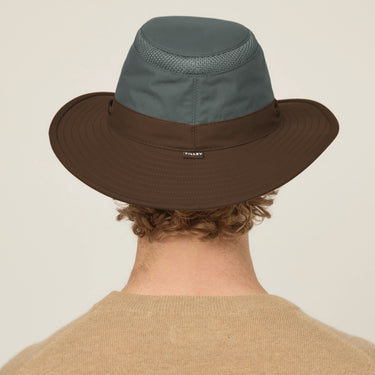 #colour_forest-night-peat