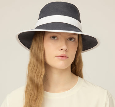 #colour_navy-white