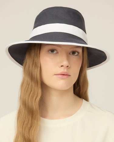 #colour_navy-white