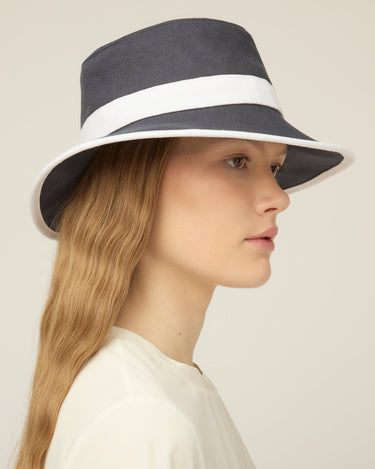#colour_navy-white