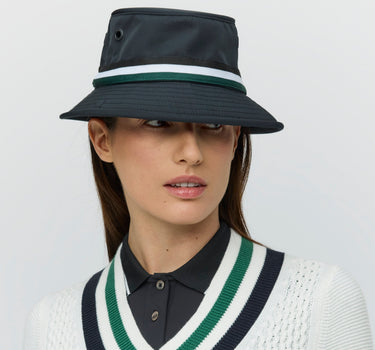 #colour_black-pine-green