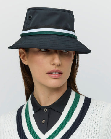 #colour_black-pine-green