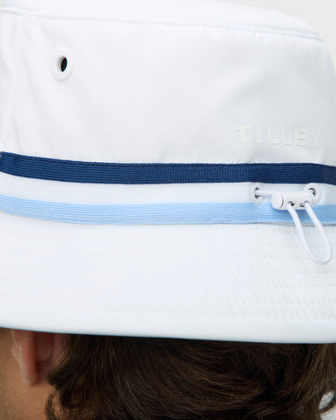 #colour_white-navy-blue