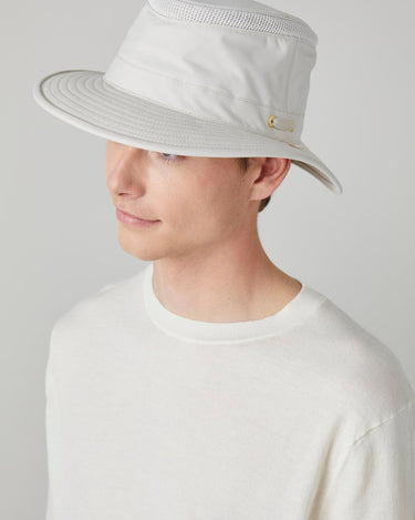 #colour_white