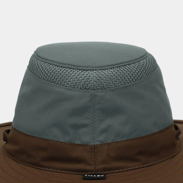 #colour_forest-night-peat