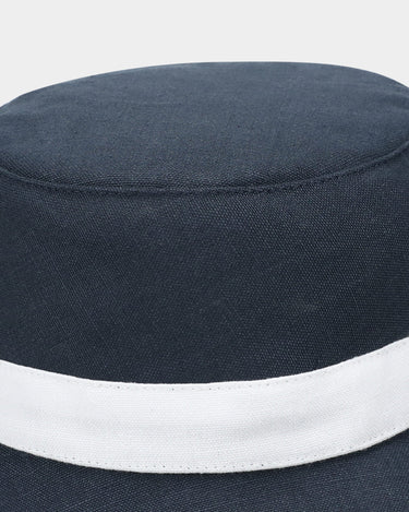 #colour_navy-white
