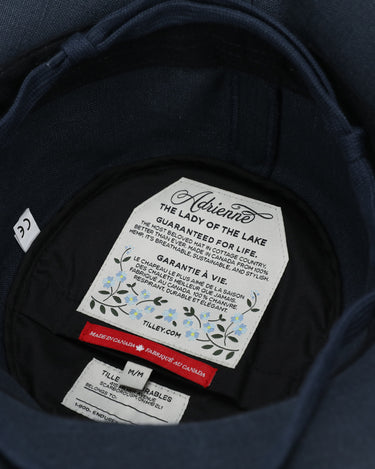 #colour_navy-white