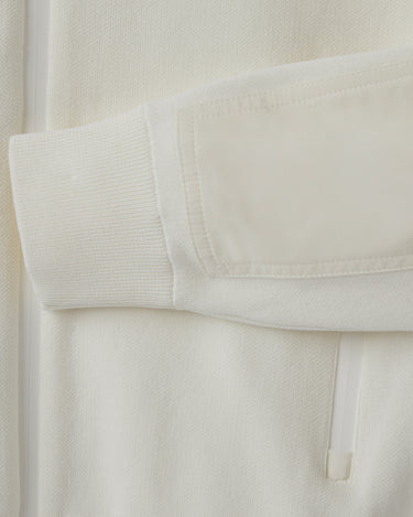#colour_off-white