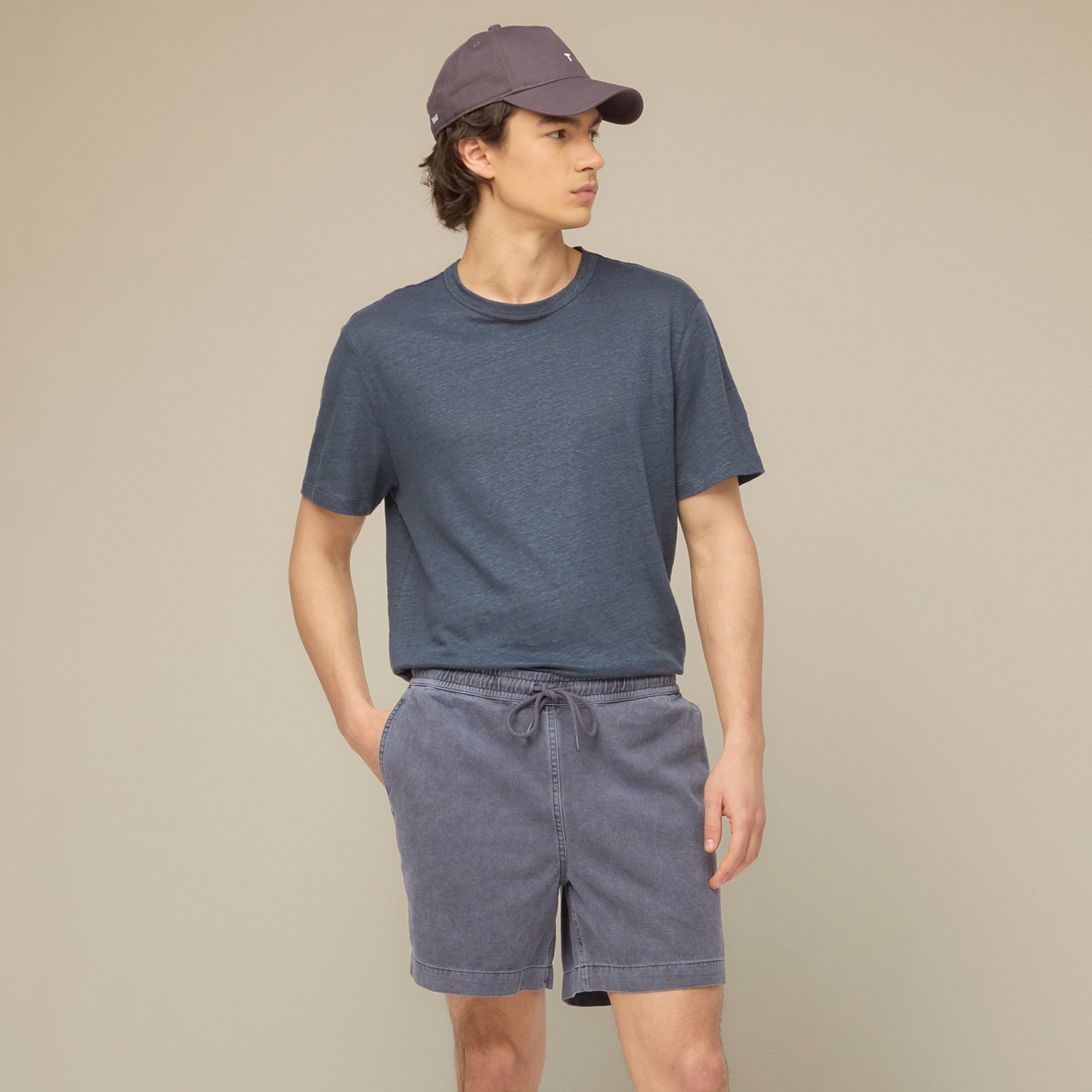 M08BT4069_Garment_Dyed_Hemp_Cotton_Short_-_Marine_Navy_007-cropped-and-darker-background