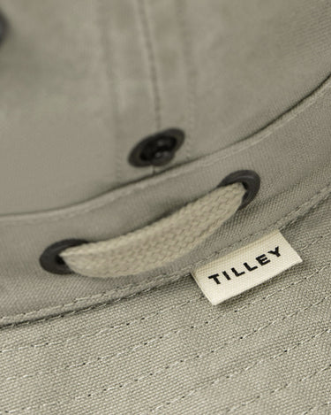#colour_khaki