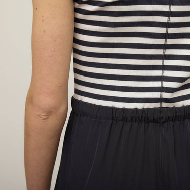 #colour_navy-white-stripe