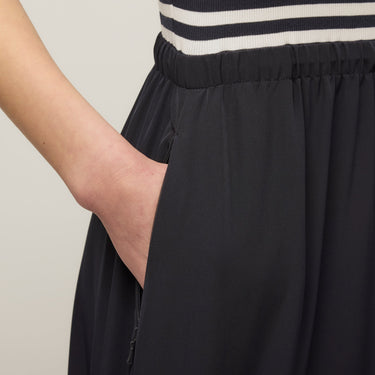 #colour_navy-white-stripe