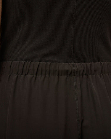 #colour_black