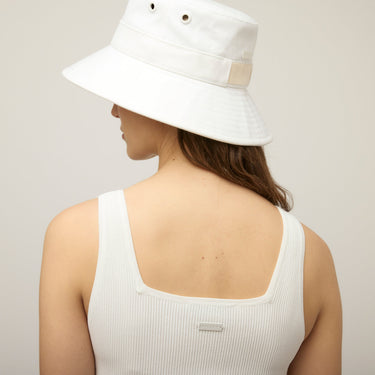 #colour_white